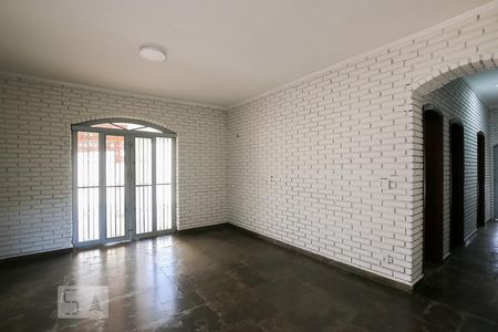 Casa à venda com 411m², 4 quartos e 4 vagas Casa à venda com 411m², 4 quartos e 4 vagasCopa