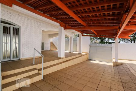 Casa à venda com 411m², 4 quartos e 4 vagas Casa à venda com 411m², 4 quartos e 4 vagasGaragem
