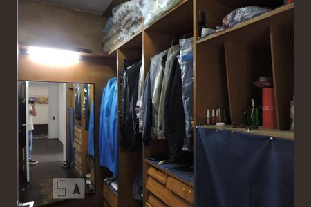 Casa à venda com 800m², 5 quartos e 6 vagasCloset do quarto