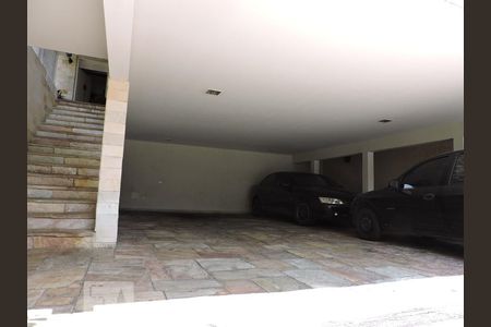 Casa à venda com 800m², 5 quartos e 6 vagasGaragem