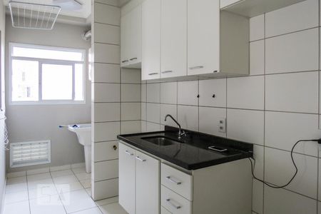 Cozinha e Área de Serviço de apartamento para alugar com 3 quartos, 68m² em Umuarama, Osasco