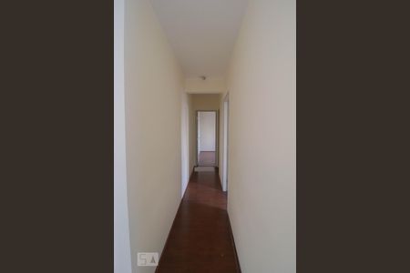 Corredor de apartamento para alugar com 2 quartos, 52m² em Jardim Flor da Montanha, Guarulhos