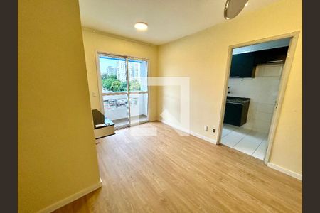 Sala de apartamento para alugar com 2 quartos, 52m² em Jardim Flor da Montanha, Guarulhos