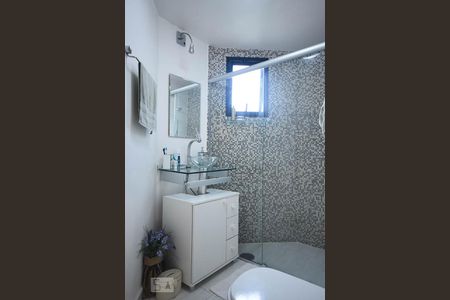 Banheiro de apartamento para alugar com 1 quarto, 50m² em Vila Andrade, São Paulo