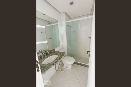 Apartamento para alugar com 140m², 4 quartos e 2 vagas Apartamento para alugar com 140m², 4 quartos e 2 vagasBanheiro Quarto 2 - Suíte 1 (Primeiro Andar)