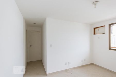 Apartamento para alugar com 140m², 4 quartos e 2 vagas Apartamento para alugar com 140m², 4 quartos e 2 vagasQuarto 2 - Suíte 1 (Primeiro Andar)