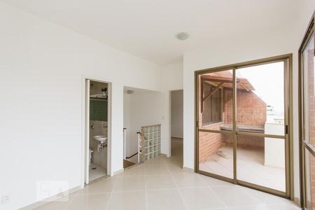 Apartamento para alugar com 140m², 4 quartos e 2 vagas Apartamento para alugar com 140m², 4 quartos e 2 vagasHall (Segundo Andar)