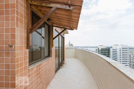 Apartamento para alugar com 140m², 4 quartos e 2 vagas Apartamento para alugar com 140m², 4 quartos e 2 vagasÁrea Externa - Segundo Andar