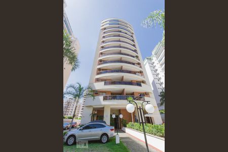 Apartamento para alugar com 140m², 4 quartos e 2 vagas Apartamento para alugar com 140m², 4 quartos e 2 vagasFachada
