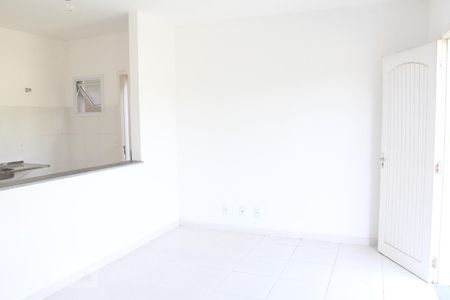 Sala de casa de condomínio para alugar com 3 quartos, 83m² em Jardim Copacabana, Jundiaí