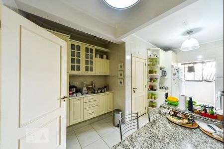 Apartamento à venda com 167m², 4 quartos e 2 vagas Apartamento à venda com 167m², 4 quartos e 2 vagasCozinha