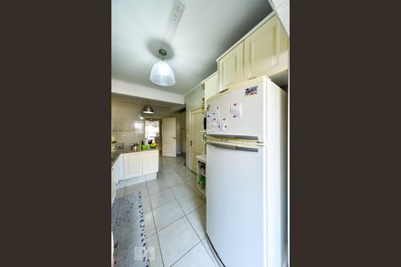 Apartamento à venda com 167m², 4 quartos e 2 vagas Apartamento à venda com 167m², 4 quartos e 2 vagasCozinha