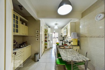 Apartamento à venda com 167m², 4 quartos e 2 vagas Apartamento à venda com 167m², 4 quartos e 2 vagasCozinha