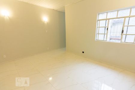 Casa à venda com 125m², 2 quartos e sem vaga Casa à venda com 125m², 2 quartos e sem vagaSala