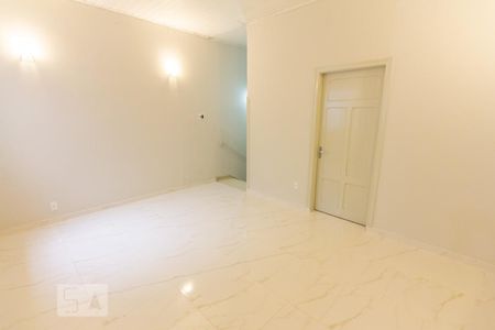 Casa à venda com 125m², 2 quartos e sem vaga Casa à venda com 125m², 2 quartos e sem vagaSala