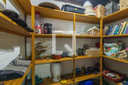 Casa à venda com 400m², 4 quartos e 4 vagas Casa à venda com 400m², 4 quartos e 4 vagasDespensa