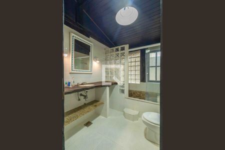 Casa à venda com 400m², 4 quartos e 4 vagas Casa à venda com 400m², 4 quartos e 4 vagasBanheiro da Suíte 2