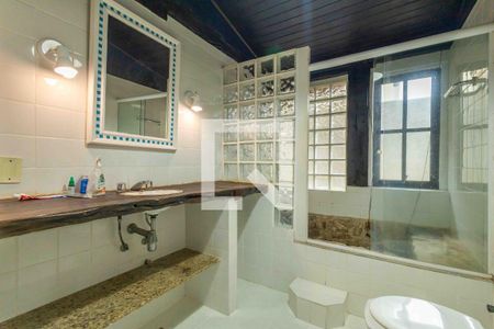 Casa à venda com 400m², 4 quartos e 4 vagas Casa à venda com 400m², 4 quartos e 4 vagasBanheiro da Suíte 2