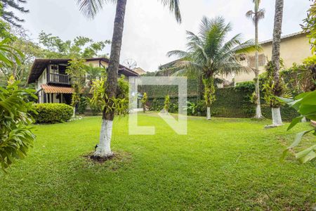 Casa à venda com 400m², 4 quartos e 4 vagas Casa à venda com 400m², 4 quartos e 4 vagasQuintal