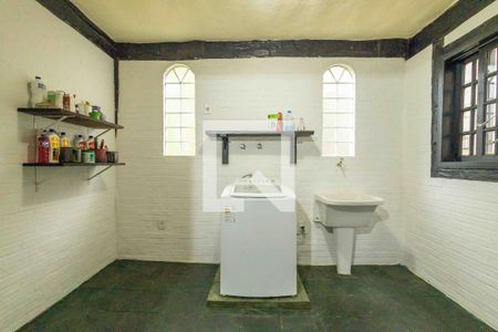 Casa à venda com 400m², 4 quartos e 4 vagas Casa à venda com 400m², 4 quartos e 4 vagasÁrea de Serviço