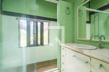 Casa à venda com 400m², 4 quartos e 4 vagas Casa à venda com 400m², 4 quartos e 4 vagasBanheiro Social