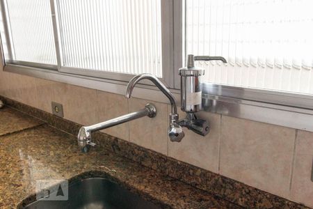 Casa à venda com 137m², 2 quartos e 8 vagasCozinha 