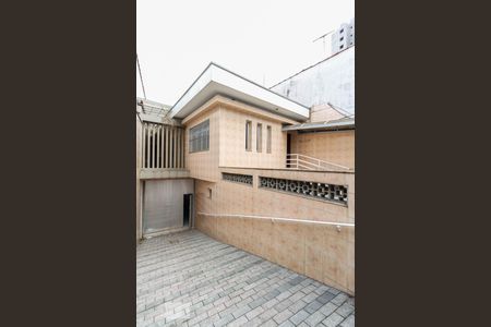 Casa à venda com 137m², 2 quartos e 8 vagasFachada 