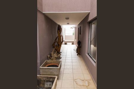 Casa à venda com 385m², 6 quartos e 2 vagasCorredor de Entrada