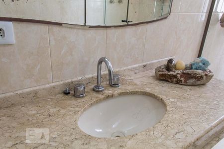 Casa à venda com 385m², 6 quartos e 2 vagasBanheiro 3