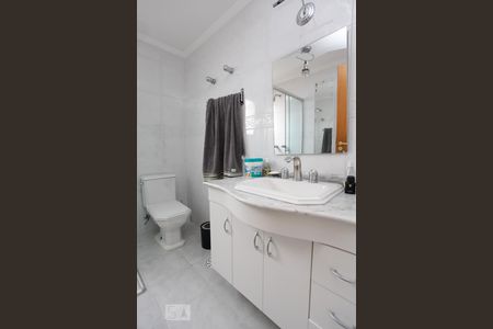 Casa à venda com 306m², 4 quartos e 6 vagas Casa à venda com 306m², 4 quartos e 6 vagasBanheiro Suíte 1
