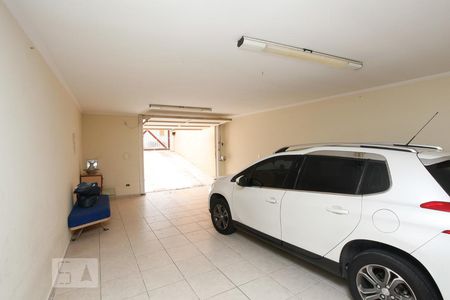 Casa à venda com 306m², 4 quartos e 6 vagas Casa à venda com 306m², 4 quartos e 6 vagasGaragem
