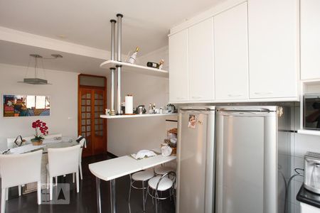 Casa à venda com 306m², 4 quartos e 6 vagas Casa à venda com 306m², 4 quartos e 6 vagasCozinha