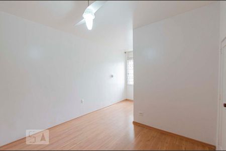 Apartamento à venda com 130m², 3 quartos e 1 vagaSuíte