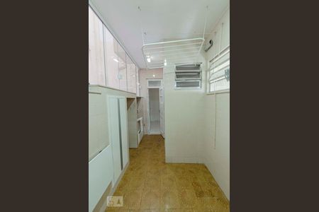 Apartamento à venda com 130m², 3 quartos e 1 vagaÁrea de Serviço