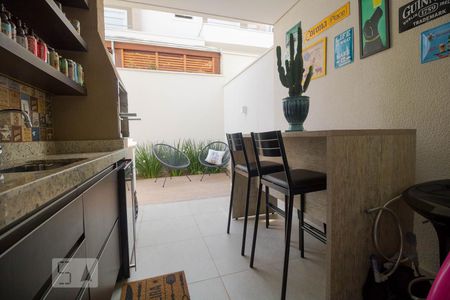 Casa de condomínio à venda com 115m², 3 quartos e 2 vagasChurrasqueira