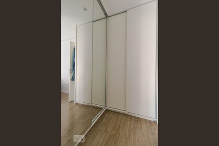 Casa de condomínio à venda com 115m², 3 quartos e 2 vagasCloset da Suíte