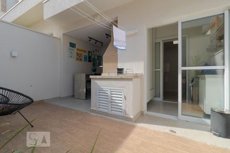 Casa de condomínio à venda com 115m², 3 quartos e 2 vagasQuintal