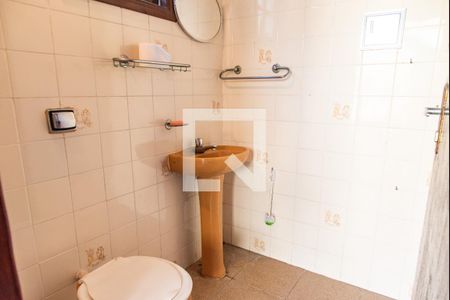 Casa à venda com 600m², 7 quartos e 8 vagas Casa à venda com 600m², 7 quartos e 8 vagasBanheiro da churrasqueira