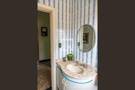 Casa à venda com 600m², 7 quartos e 8 vagas Casa à venda com 600m², 7 quartos e 8 vagasLavabo