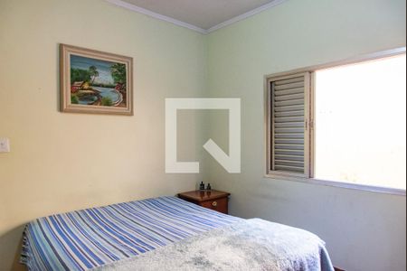 Casa à venda com 600m², 7 quartos e 8 vagas Casa à venda com 600m², 7 quartos e 8 vagasQuarto