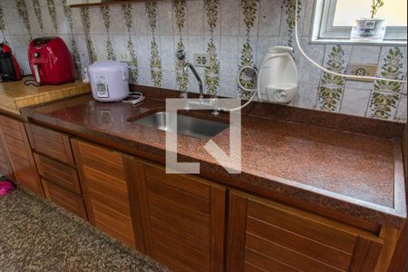 Casa à venda com 600m², 7 quartos e 8 vagas Casa à venda com 600m², 7 quartos e 8 vagasPia