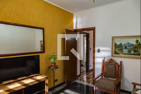 Casa à venda com 600m², 7 quartos e 8 vagas Casa à venda com 600m², 7 quartos e 8 vagasSala de TV