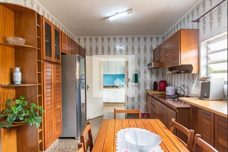 Casa à venda com 600m², 7 quartos e 8 vagas Casa à venda com 600m², 7 quartos e 8 vagasCozinha