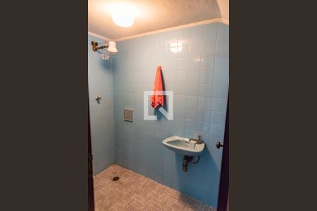 Casa à venda com 600m², 7 quartos e 8 vagas Casa à venda com 600m², 7 quartos e 8 vagasBanheiro da garagem