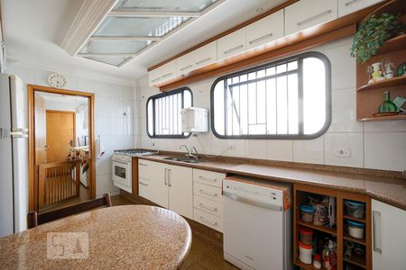 Apartamento à venda com 190m², 4 quartos e 3 vagasCozinha