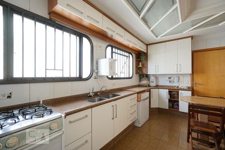 Apartamento à venda com 190m², 4 quartos e 3 vagasCozinha