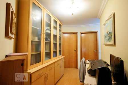 Apartamento à venda com 190m², 4 quartos e 3 vagasCorredor quartos