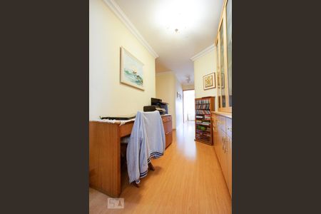 Apartamento à venda com 190m², 4 quartos e 3 vagasCorredor quartos