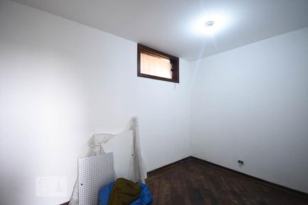 Casa à venda com 350m², 4 quartos e 4 vagasQuarto de Serviço