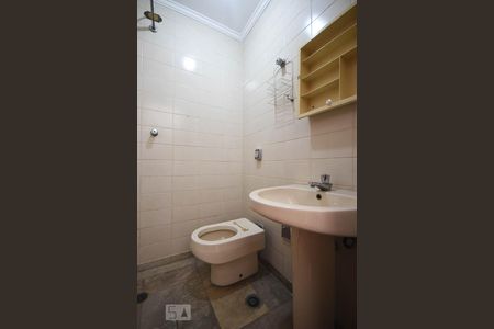 Casa à venda com 350m², 4 quartos e 4 vagasBanheiro de Serviço